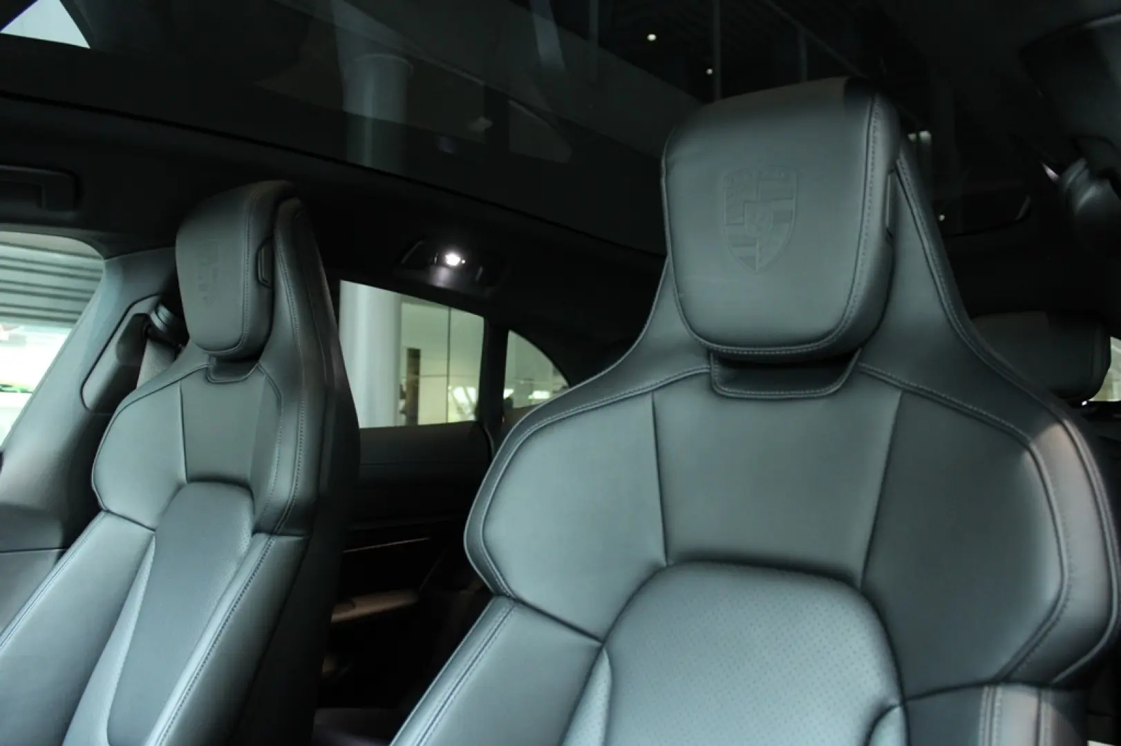 Porsche Taycan 4 Cross Turismo