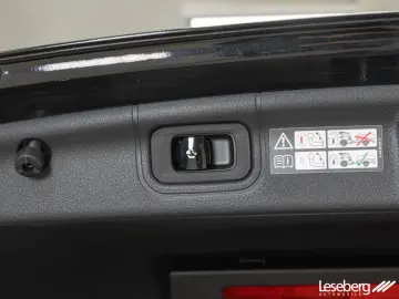 C 220 d AVANTGARDE LED   AHK  DISTRONIC  Kamera