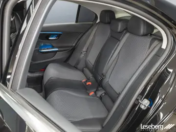 C 220 d AVANTGARDE LED   AHK  DISTRONIC  Kamera