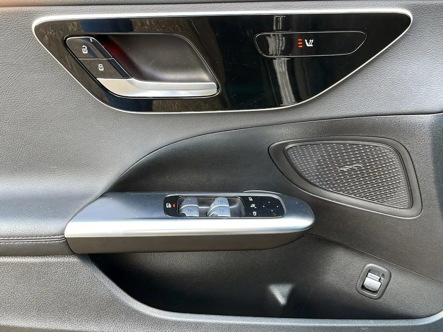 C 220 d Avantgarde AHK LED DAB LRH Totwinkel SHZ