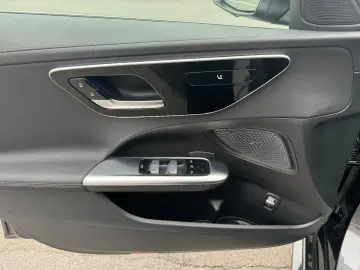 C220d LIMO AMG LINE WIDESCREEN KAMERA MBUX