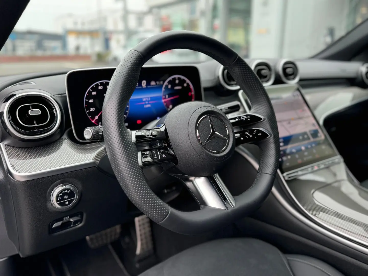 C220d LIMO AMG LINE WIDESCREEN KAMERA MBUX