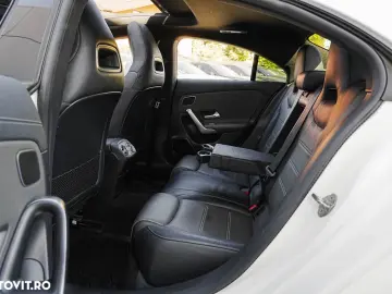 Mercedes-Benz CLA AMG 35 4Matic AMG Speedshift 7G-DCT