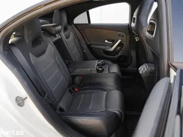 Mercedes-Benz CLA AMG 35 4Matic AMG Speedshift 7G-DCT