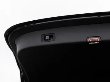 GLC 300 e 4M AMG-Sport 360 Pano AHK Distr Night