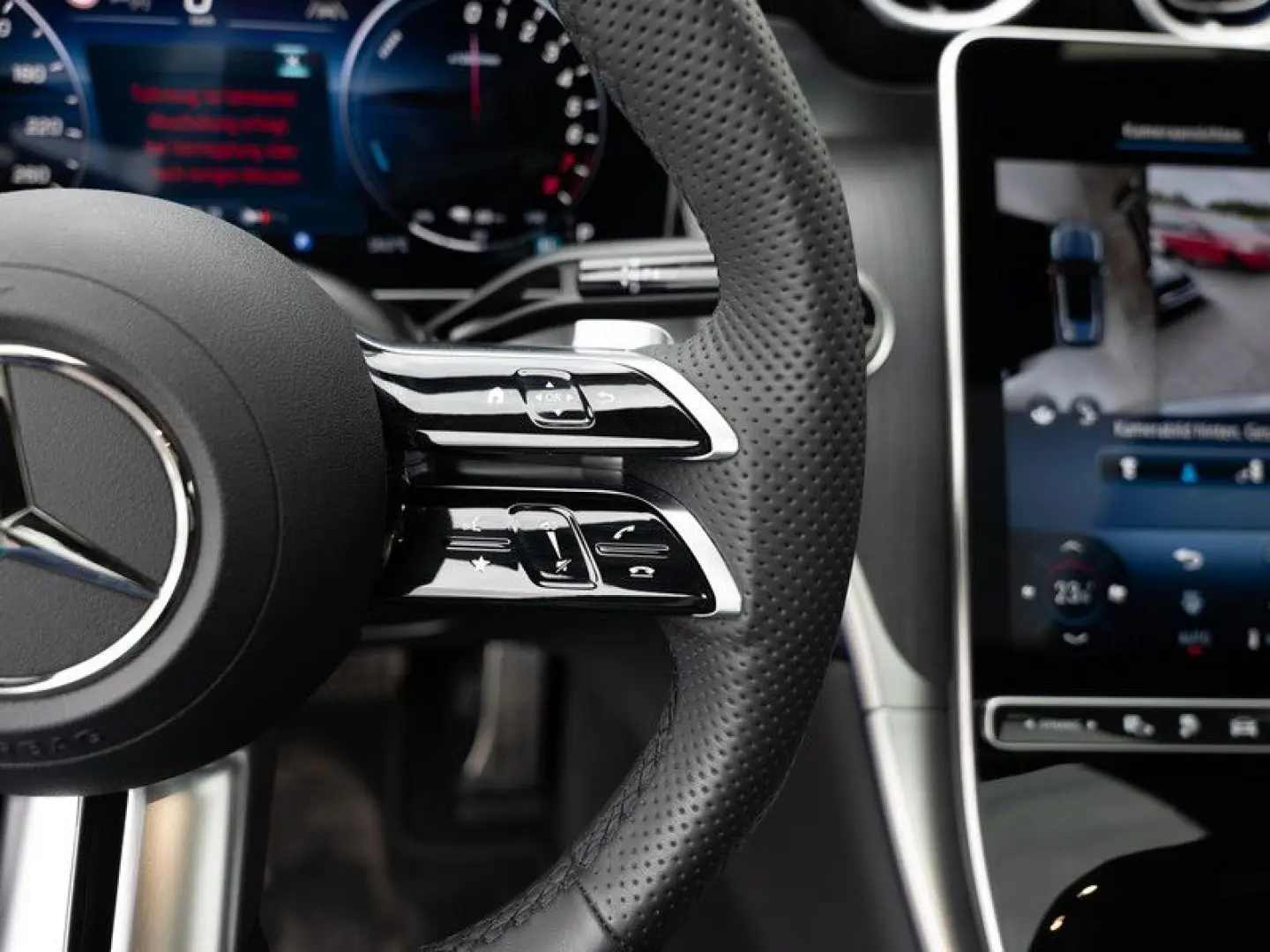 GLC 300 e 4M AMG-Sport 360 Pano AHK Distr Night