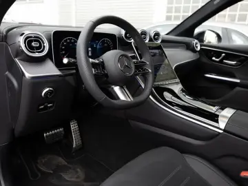 GLC 300 e 4M AMG-Sport 360 Pano AHK Distr Night