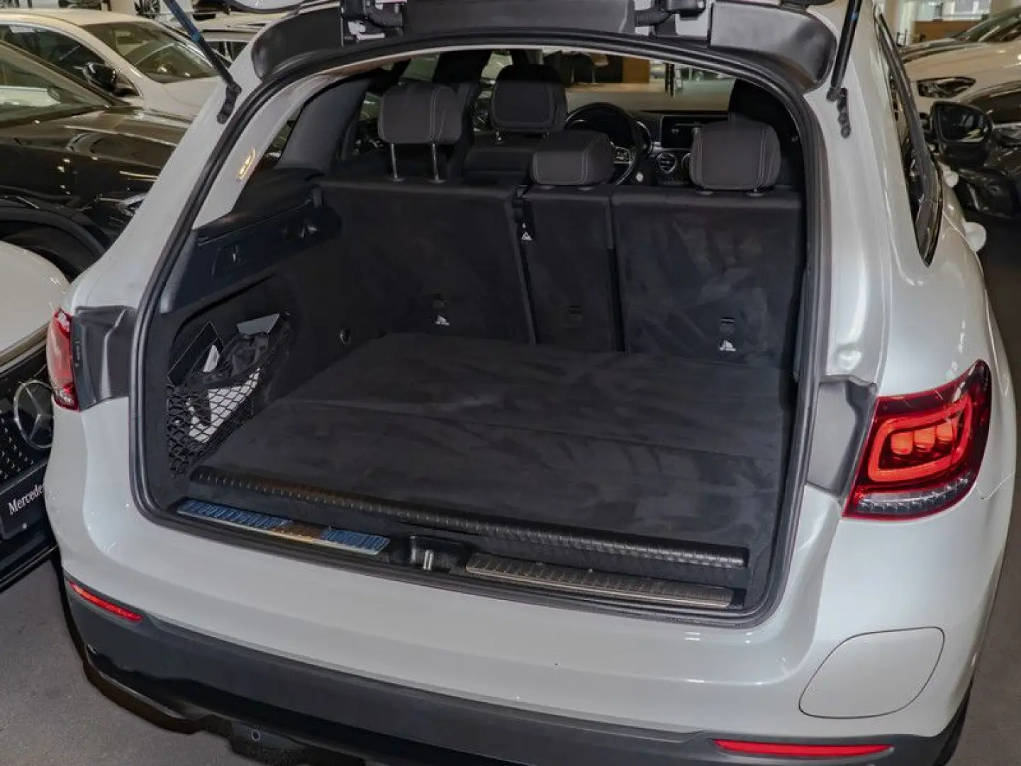 GLC 300 e 4M Avantgarde Wide Night Cam Totw 19'