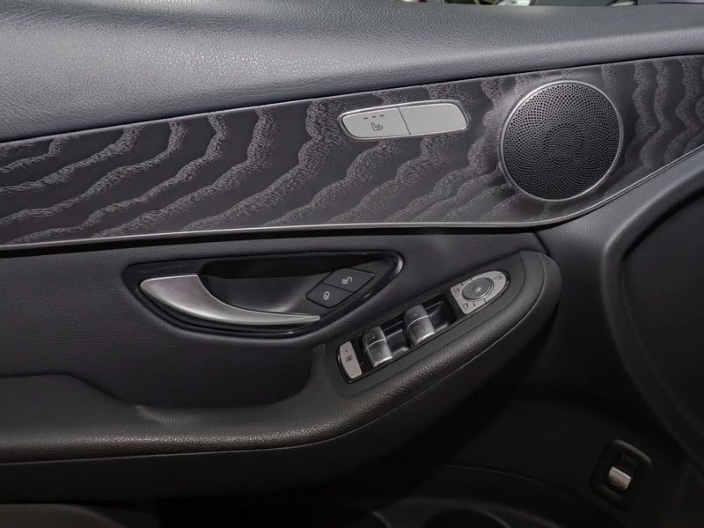 GLC 300 e 4M Avantgarde Wide Night Cam Totw 19'