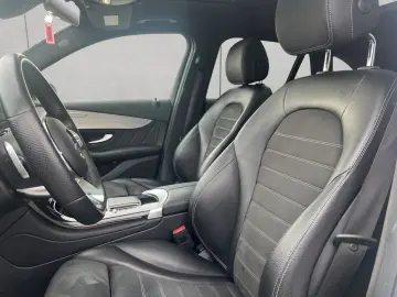 GLC 300 e 4M AMG Night 4xHighEnd AHK Panodach