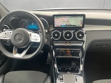 GLC 300 e 4M AMG Night 4xHighEnd AHK Panodach