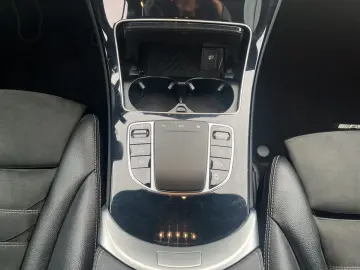 GLC 300 e 4M AMG Night 4xHighEnd AHK Panodach