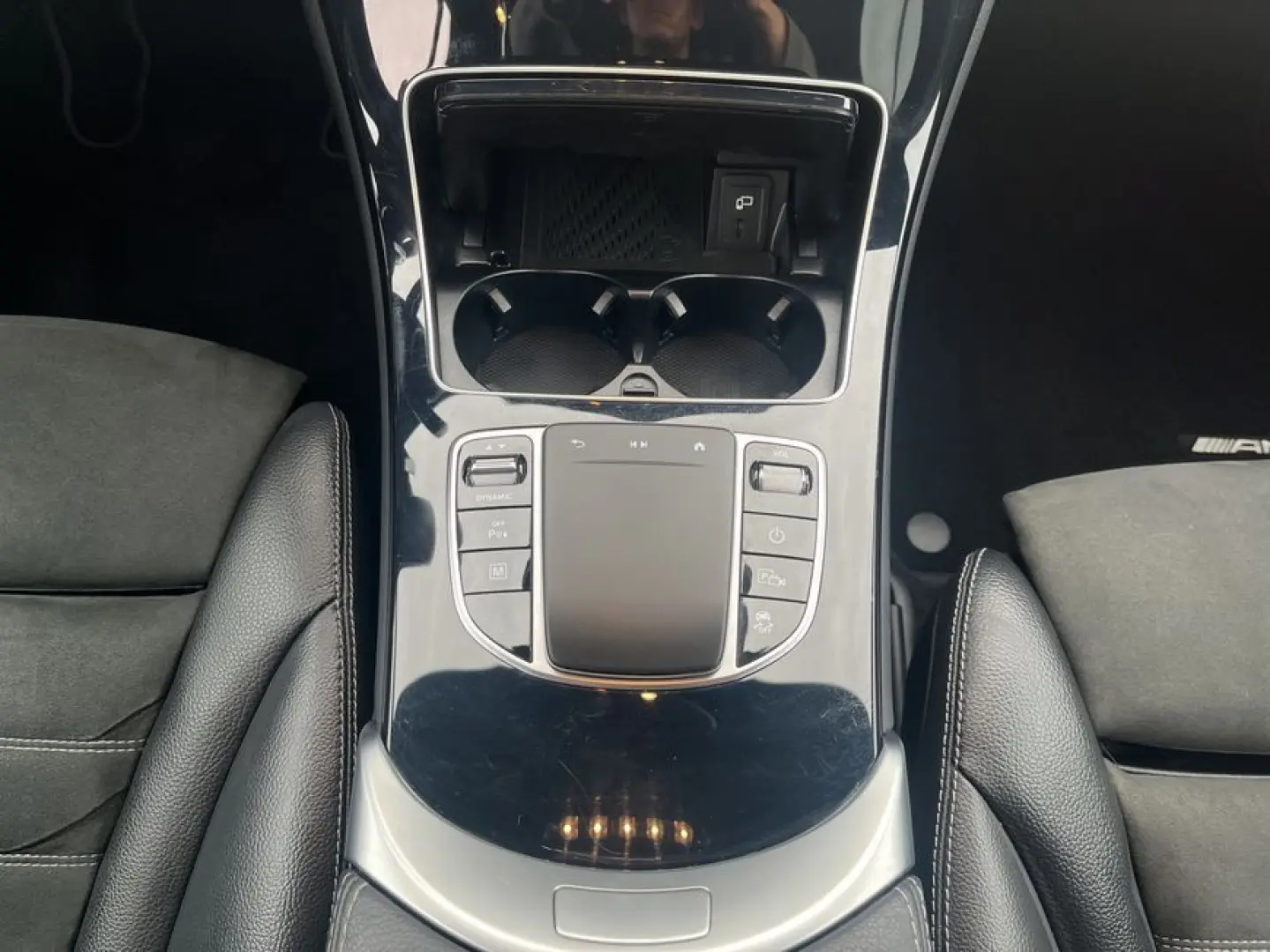 GLC 300 e 4M AMG Night 4xHighEnd AHK Panodach