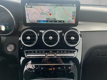 GLC 300 e 4M AMG Night 4xHighEnd AHK Panodach