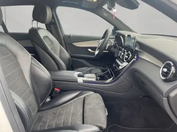 GLC 300 e 4M AMG Night 4xHighEnd AHK Panodach