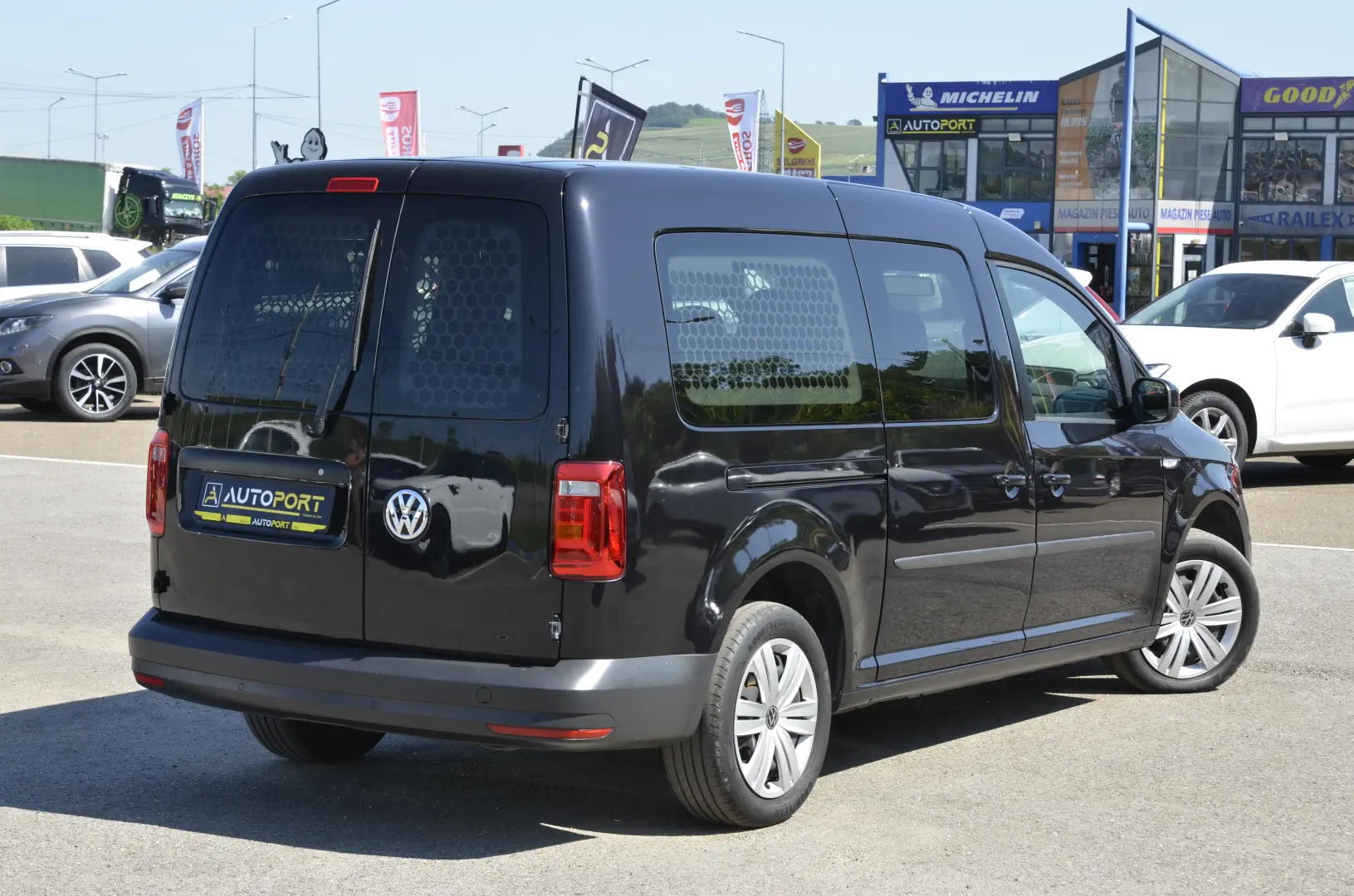 VOLKSWAGEN CADDY MAXI Trendline 2.0 TDi SCR DSG