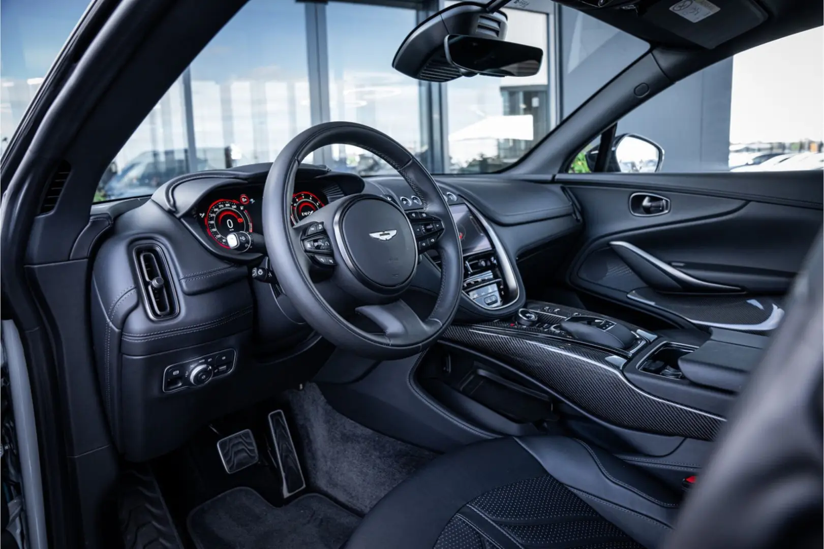 DBX 4.0 V8 707 - Panoramadak | Keramisch | 23'in