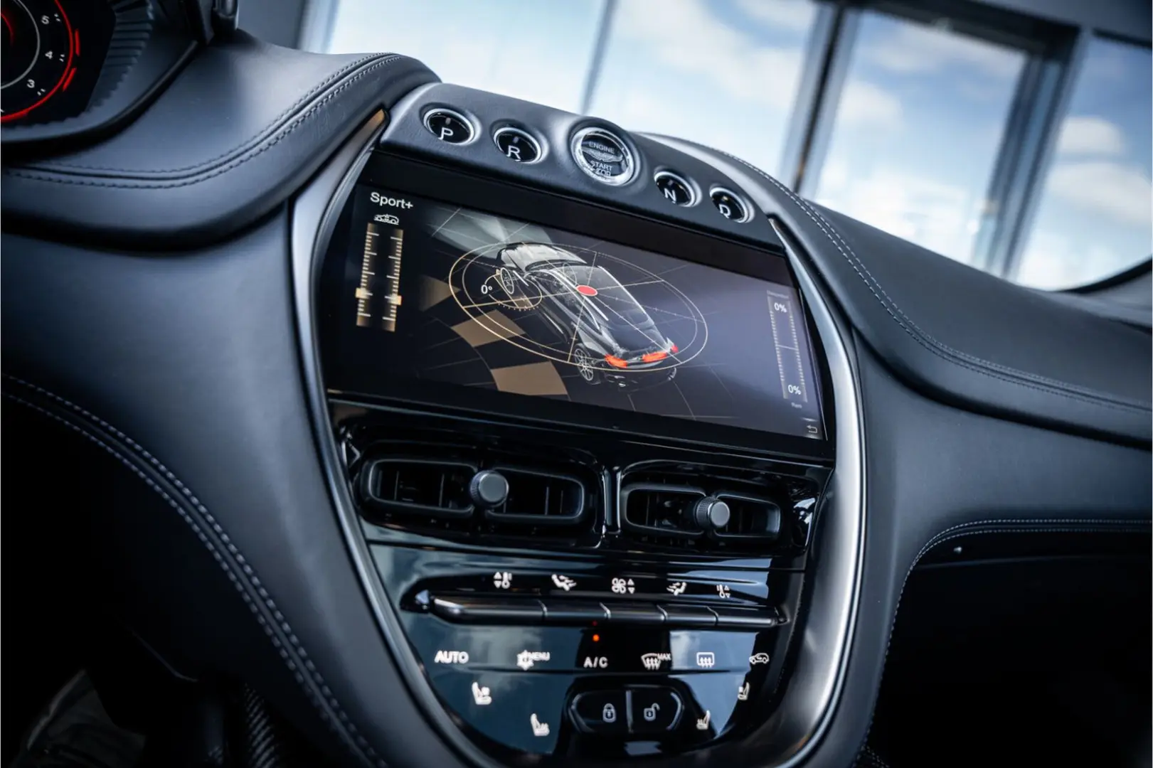 DBX 4.0 V8 707 - Panoramadak | Keramisch | 23'in