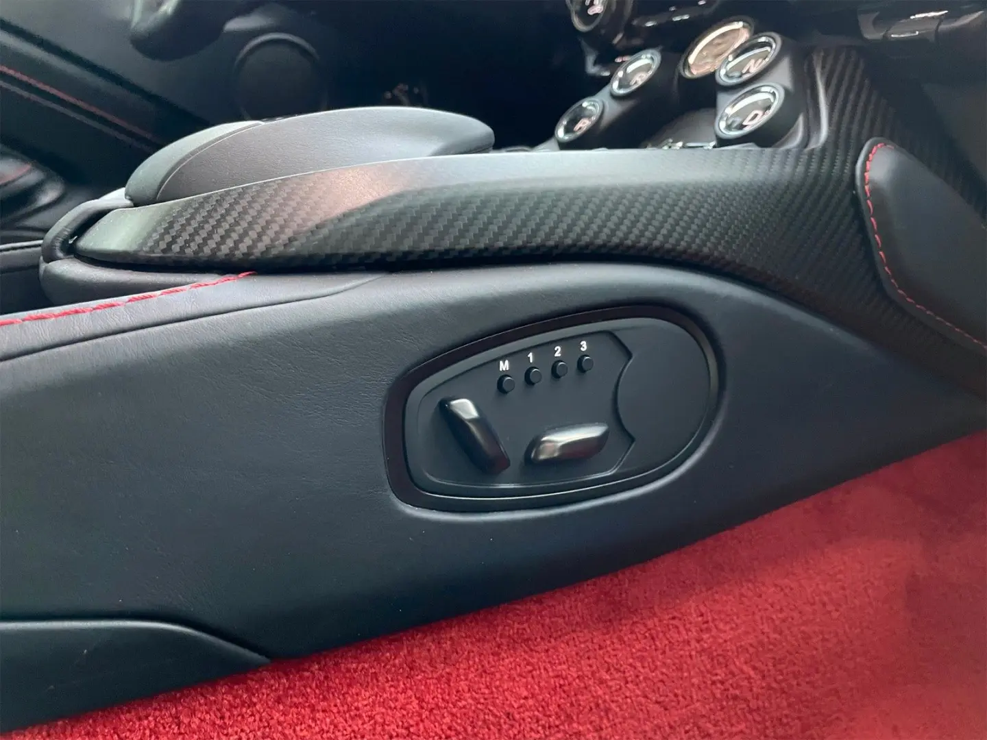 V12 Vantage - Carbon Packs/Homelink/Livery
