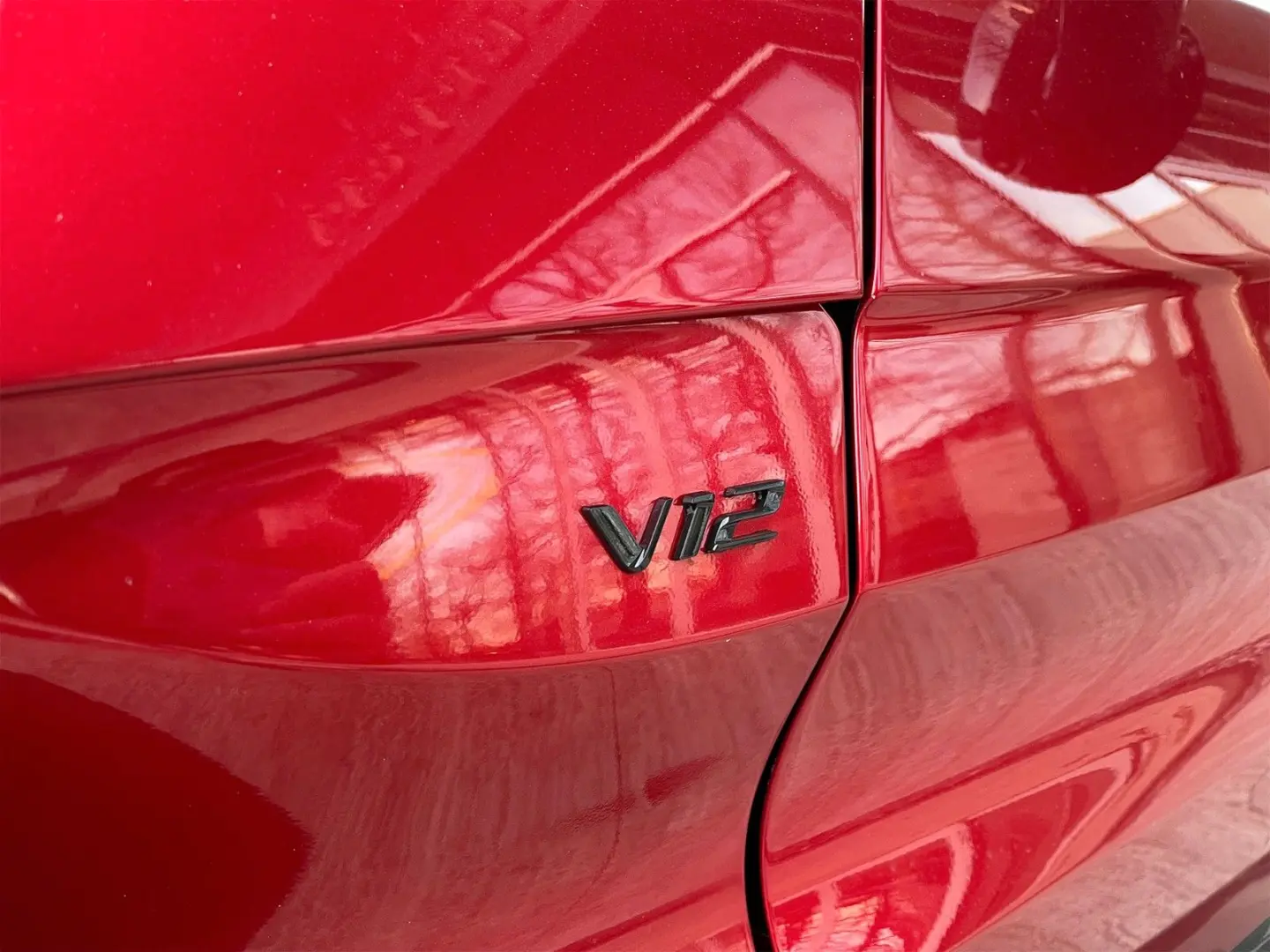 V12 Vantage - Carbon Packs/Homelink/Livery