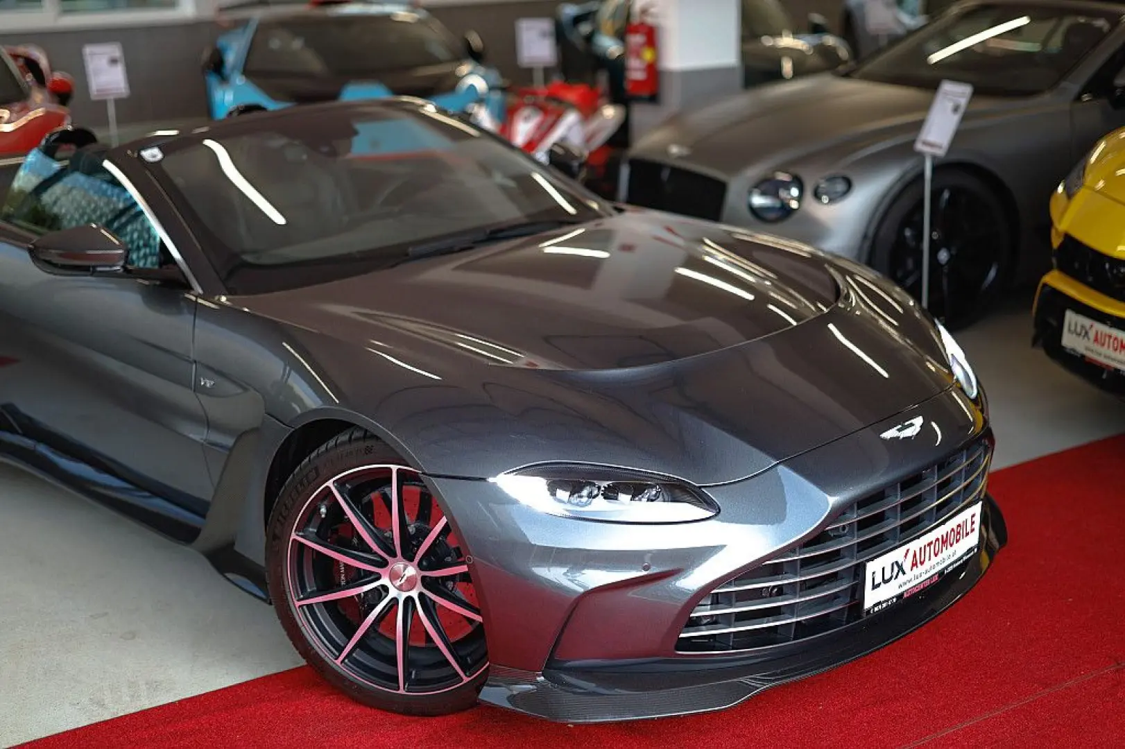 V12 Vantage Roadster 1/249 Exemplare Limited ...