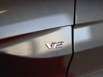V12 Vantage Roadster 1/249 Exemplare Limited ...