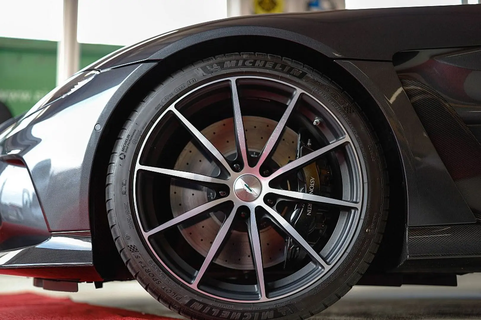 V12 Vantage Roadster 1/249 Exemplare Limited ...
