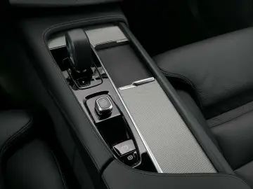 XC90 T8 Twin Engine AWD Plus Bright