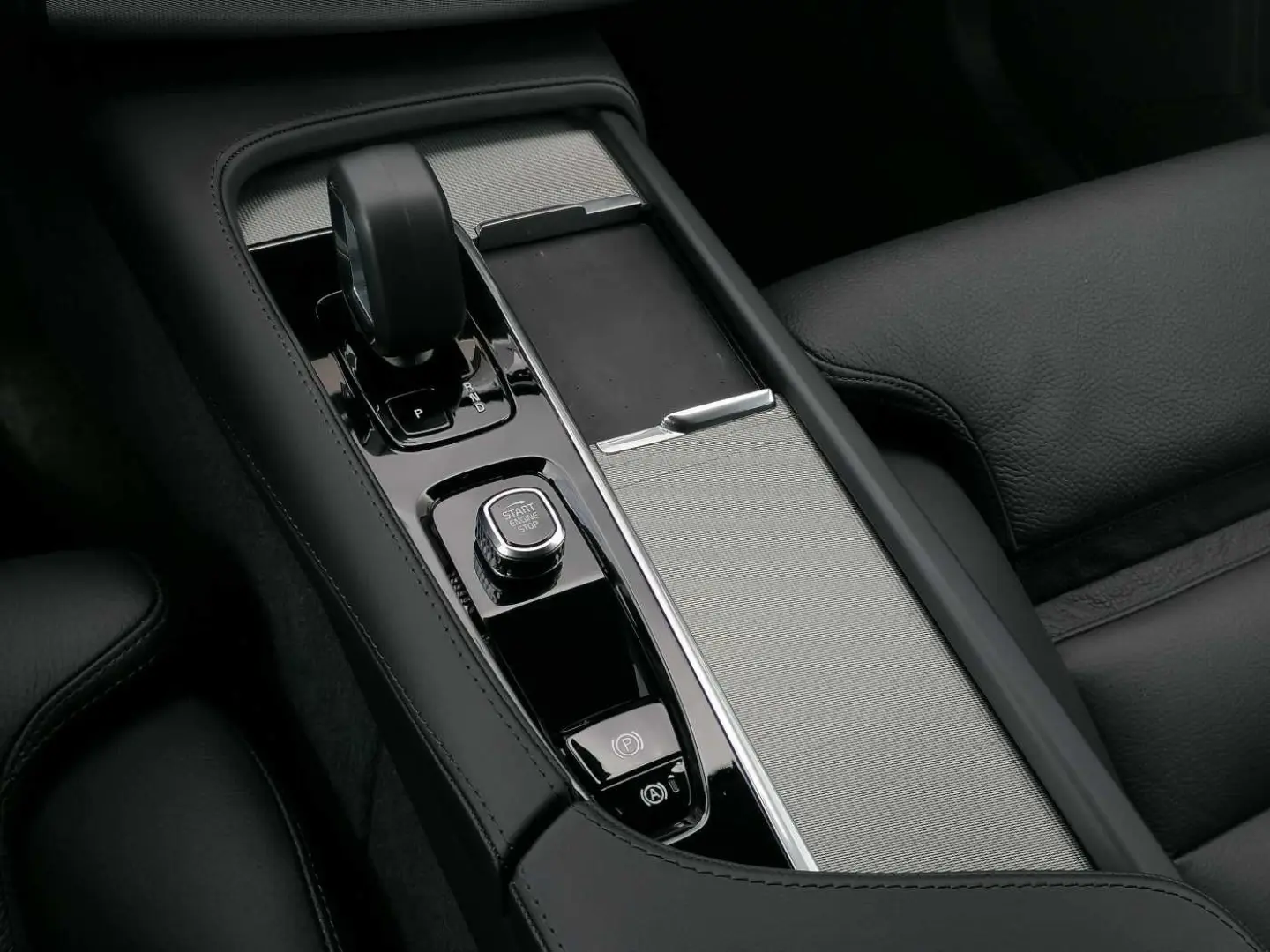 XC90 T8 Twin Engine AWD Plus Bright