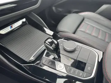 X4 M40i