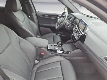 X4 M40i