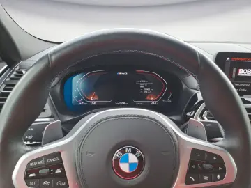 X4 M40i