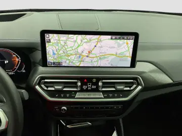 X4 M40i
