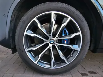 X4 M40i