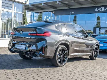 X4 M40i Pano