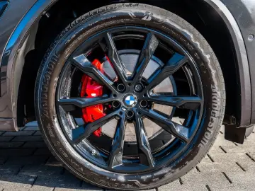 X4 M40i Pano