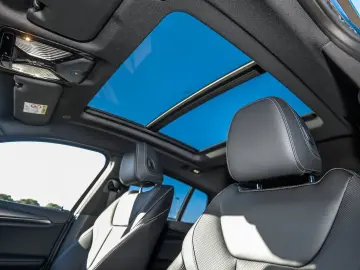 X4 M40i Pano
