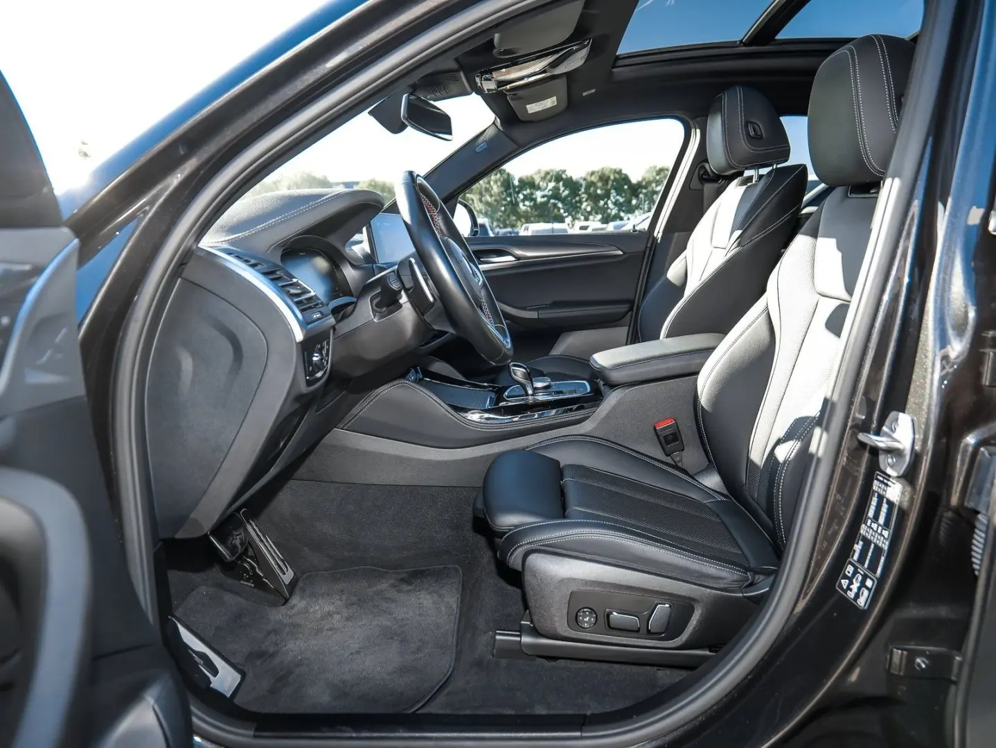 X4 M40i Pano