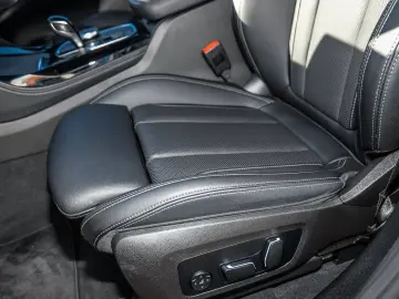 X4 M40i Pano