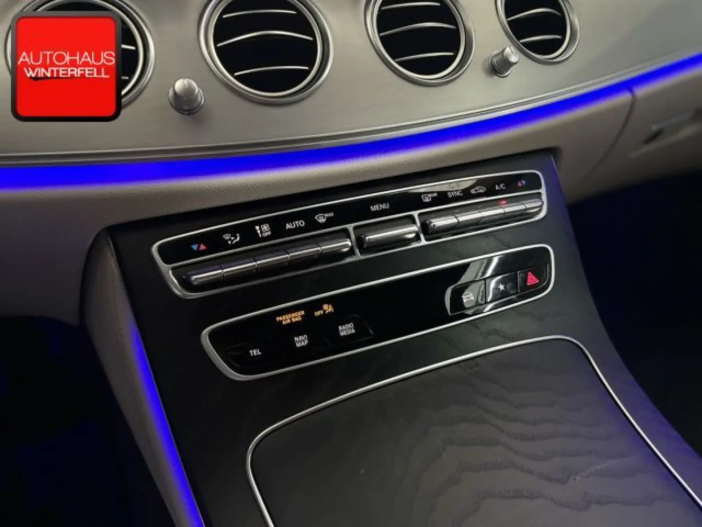 Mercedes-Benz E 400 d 4M AMG NIGHT MEMO ABC HUD 360 MASSAGE