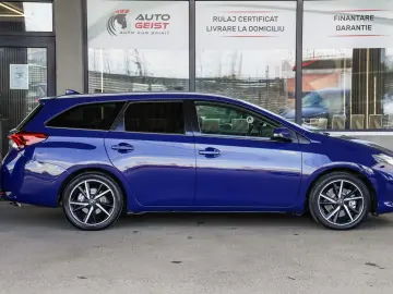 TOYOTA AURIS SPORTS