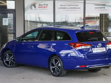 TOYOTA AURIS SPORTS