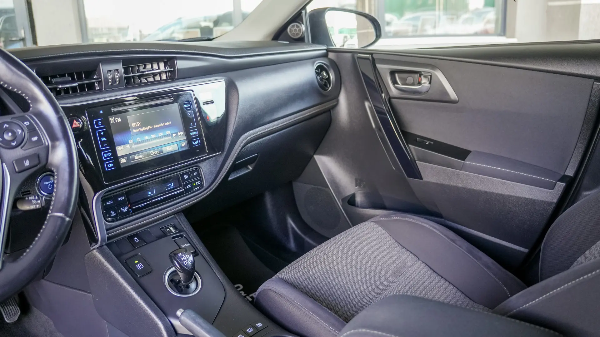 TOYOTA AURIS SPORTS