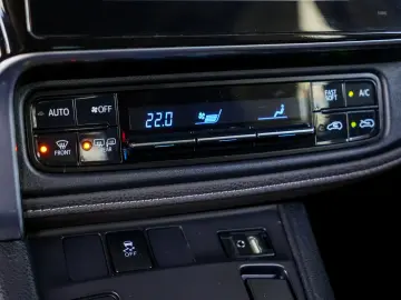 TOYOTA AURIS SPORTS