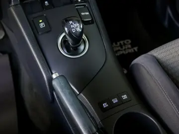 TOYOTA AURIS SPORTS