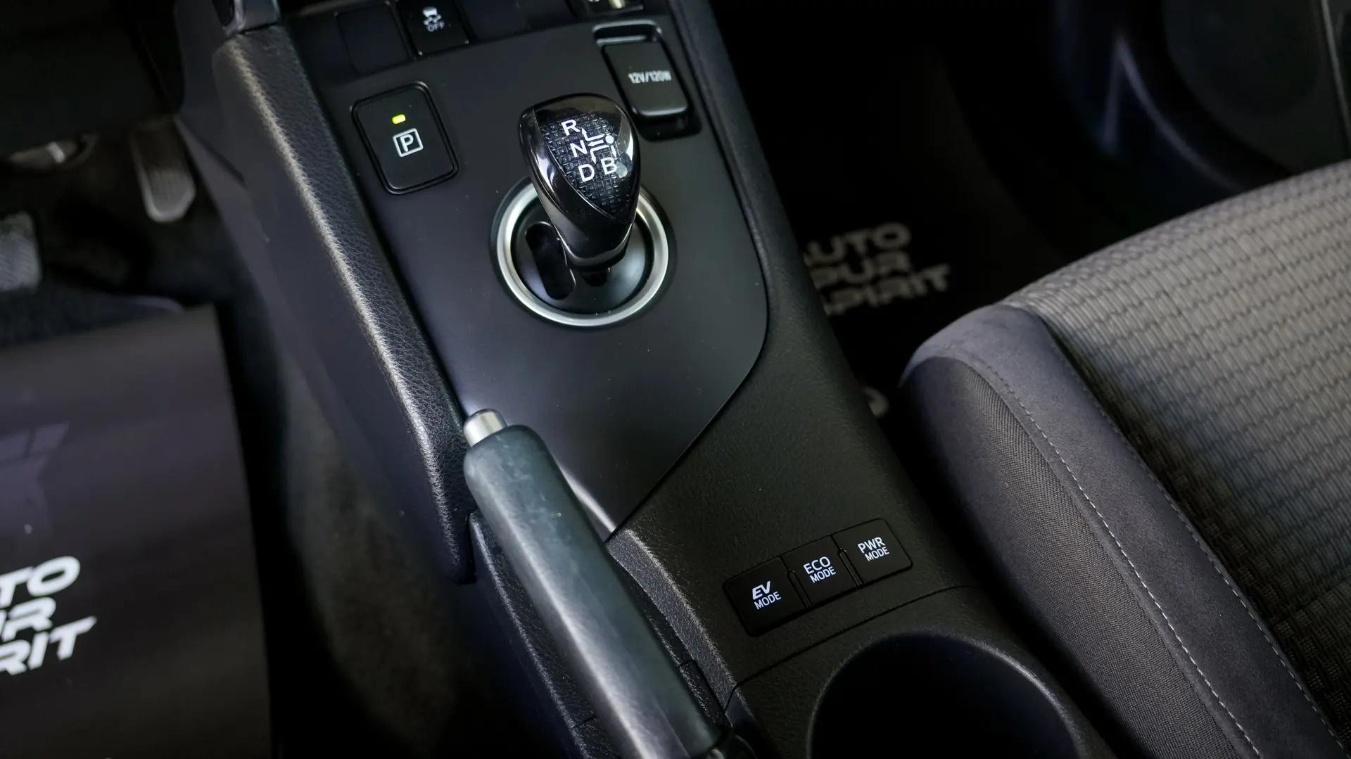 TOYOTA AURIS SPORTS
