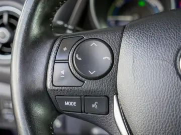 TOYOTA AURIS SPORTS