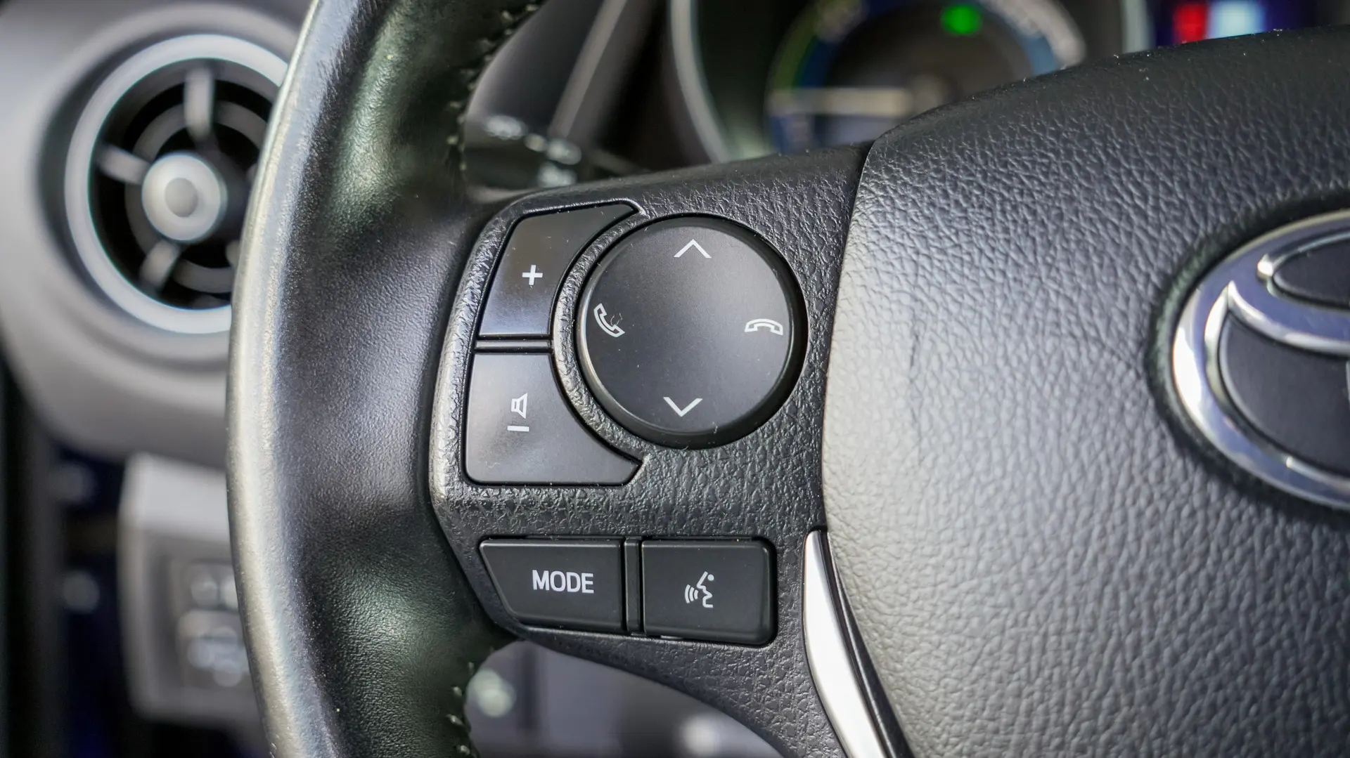 TOYOTA AURIS SPORTS