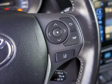 TOYOTA AURIS SPORTS