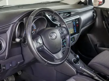 TOYOTA AURIS SPORTS